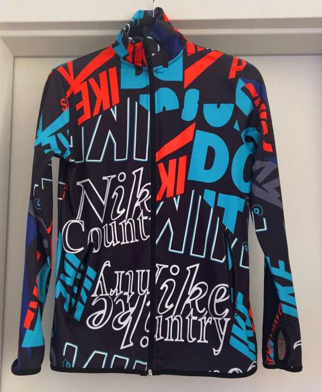Nike Iþrotattaföt sweater (Alfabet printed )