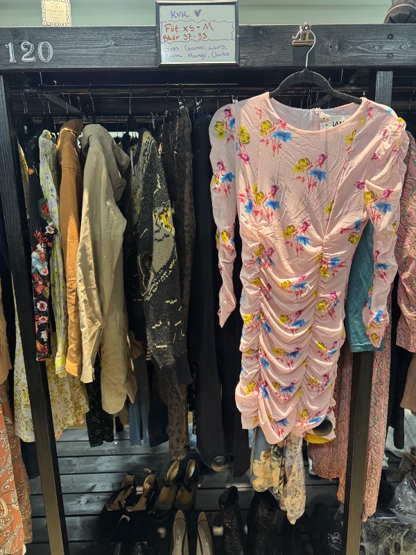 Ganni bleikur kjóll