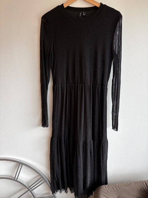 Vero Moda svartur mesh kjóll síður
