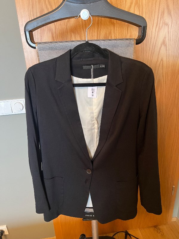 Uniqlo jakki svartur