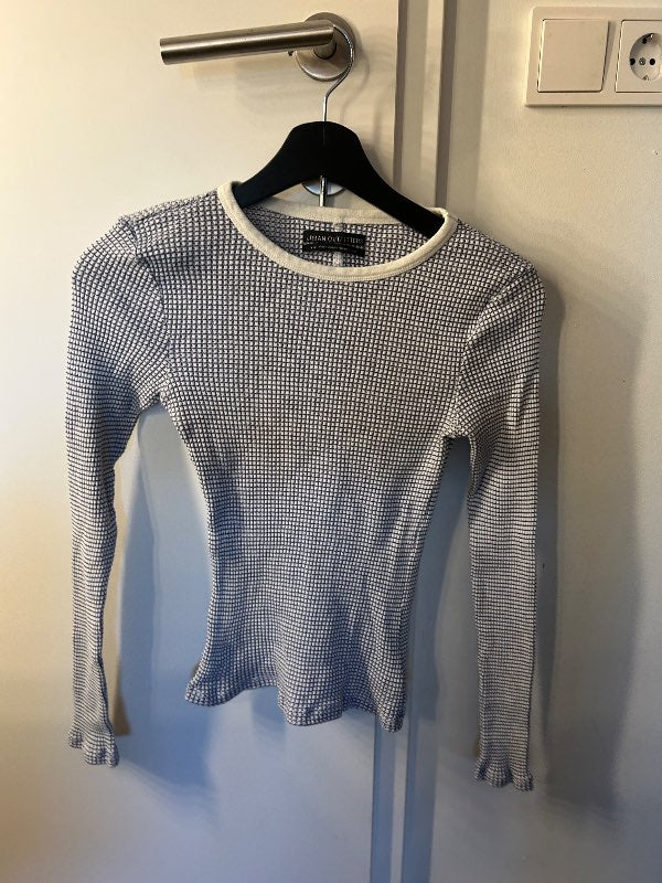 Urban outfitters peysa