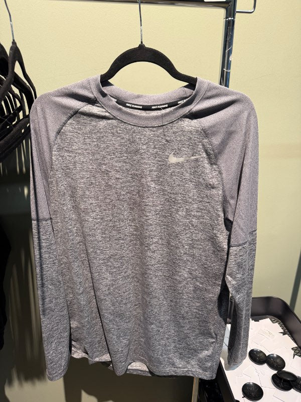 Nike æfingabolur