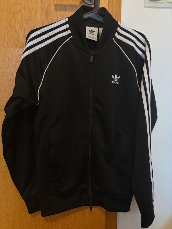 Adidas peysa