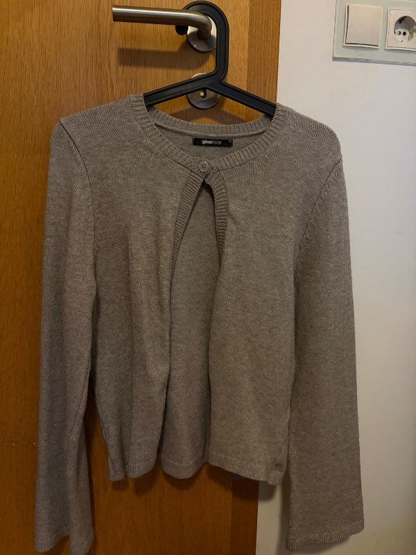 Gina tricot peysa
