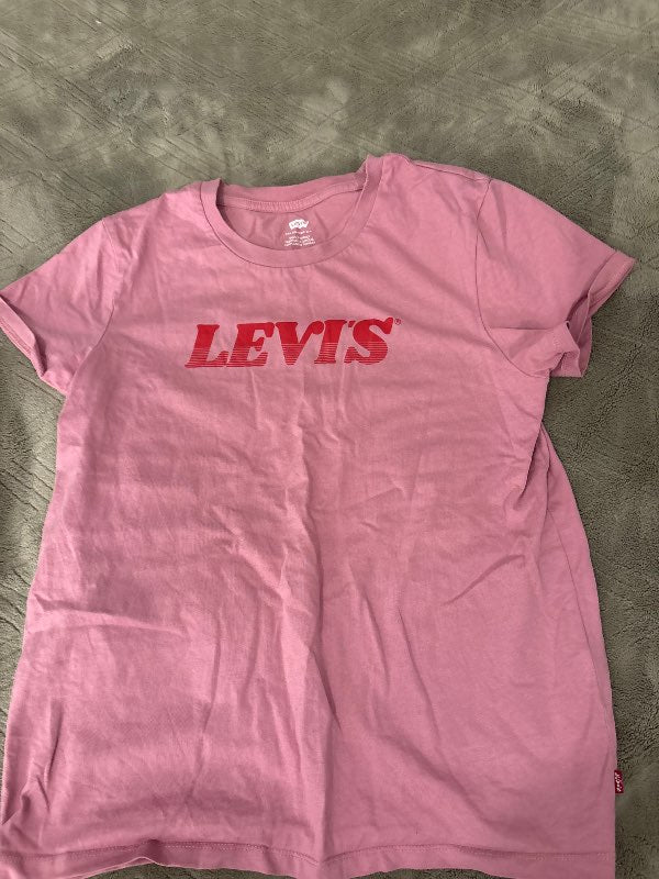 Levis bleikur bolur
