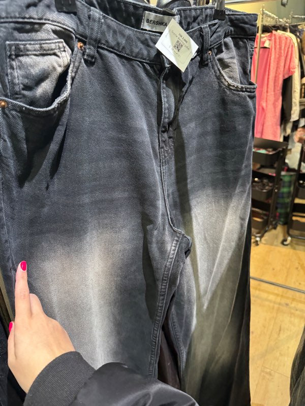 Svartar Bershka gallabuxur