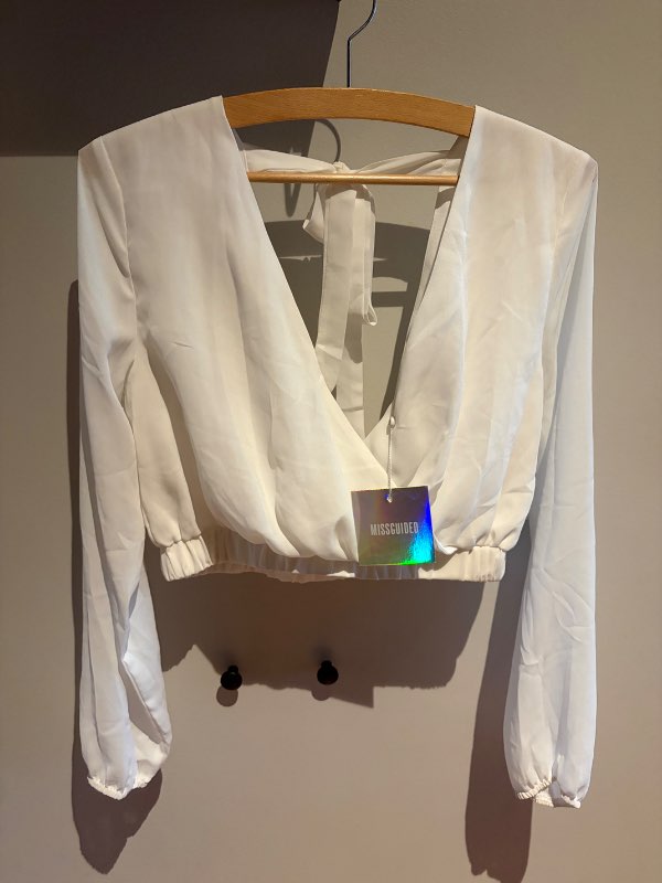 Missguided hvít crop skyrta