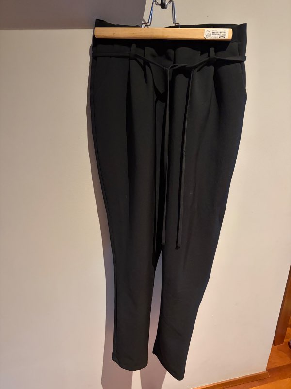 Missguided svartar dragtarbuxur