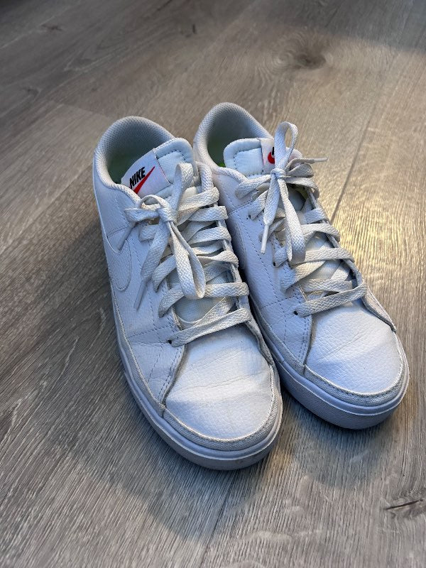 Nike hvítir skór