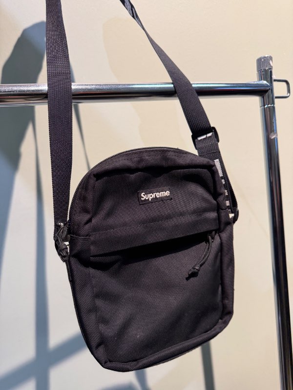 Supreme taska