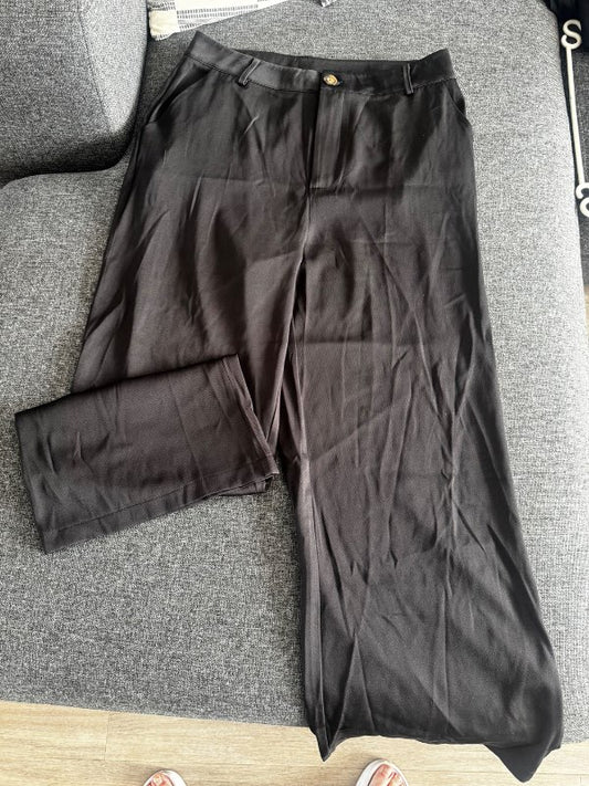 Buxur svartar