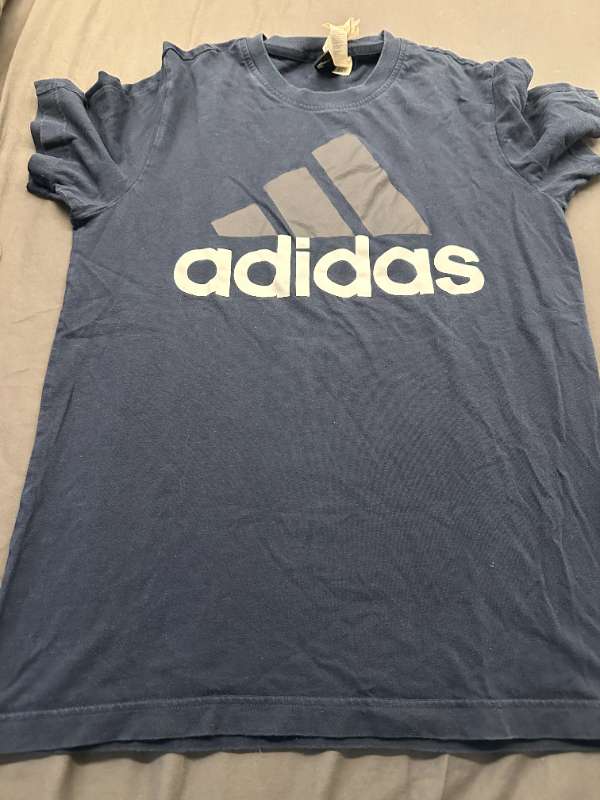 Blár adidas bolur