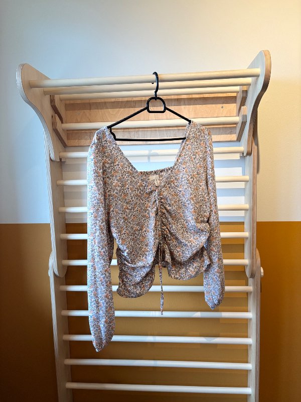 H&M blómablússa