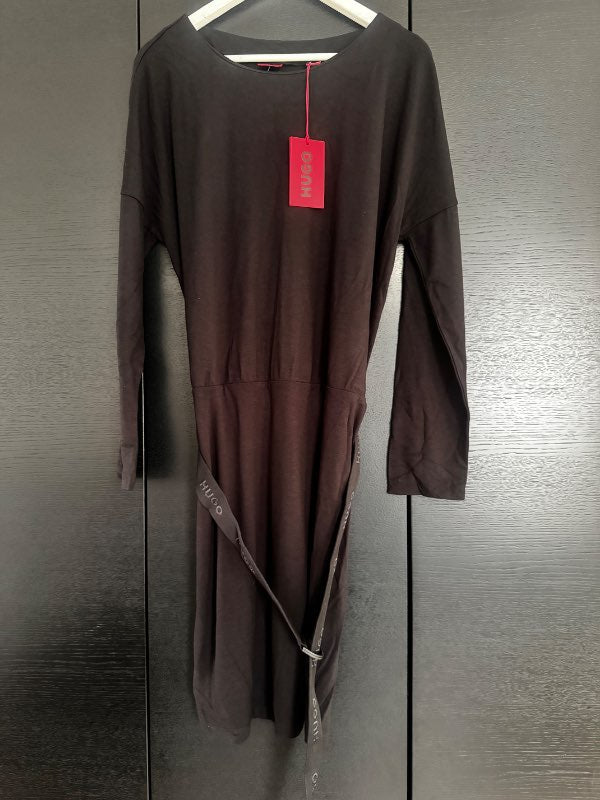 Kjóll svartur með belti Hugo Boss ónotaður