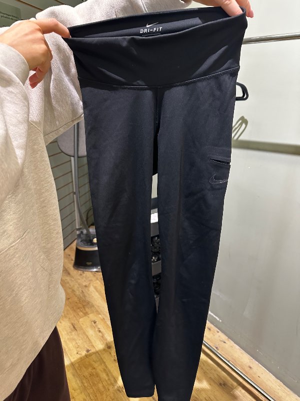 Nike æfingabuxur m.vasa á hlið