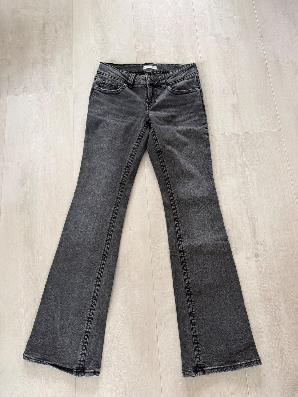 Gina Tricot gallabuxur gráar