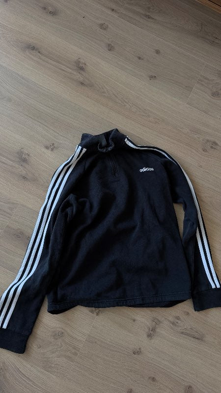 Adidas peysa