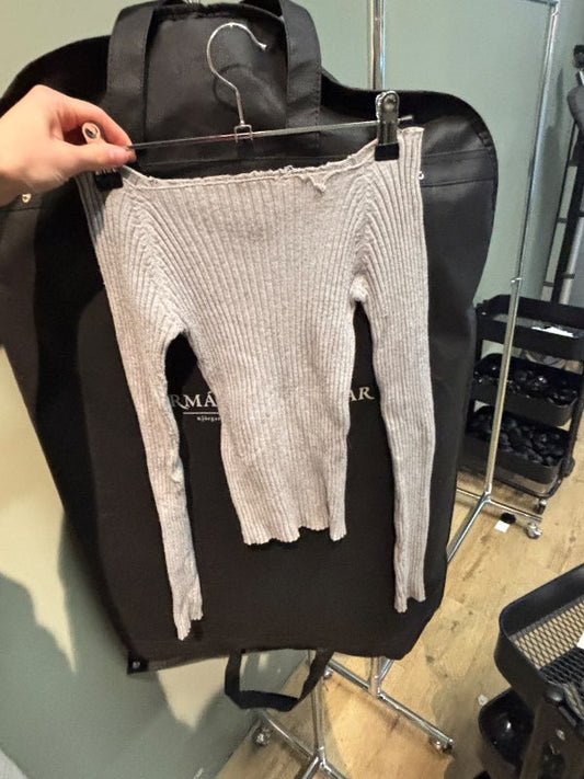 Grár off shoulder bolur