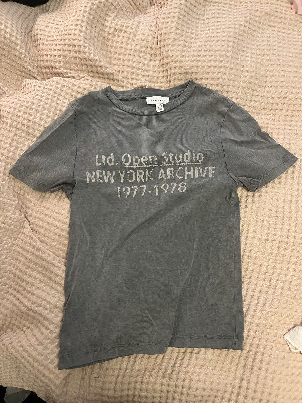 Baby tee grá