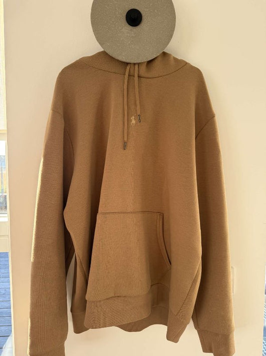 Brún polo peysa