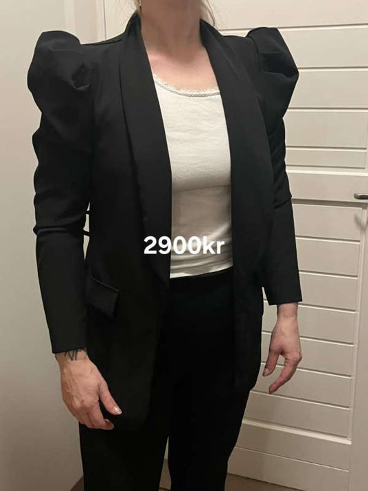 Þ Missguided jakki m/púffi