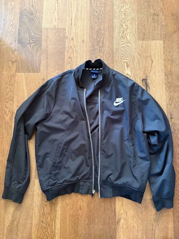 Nike léttur jakki