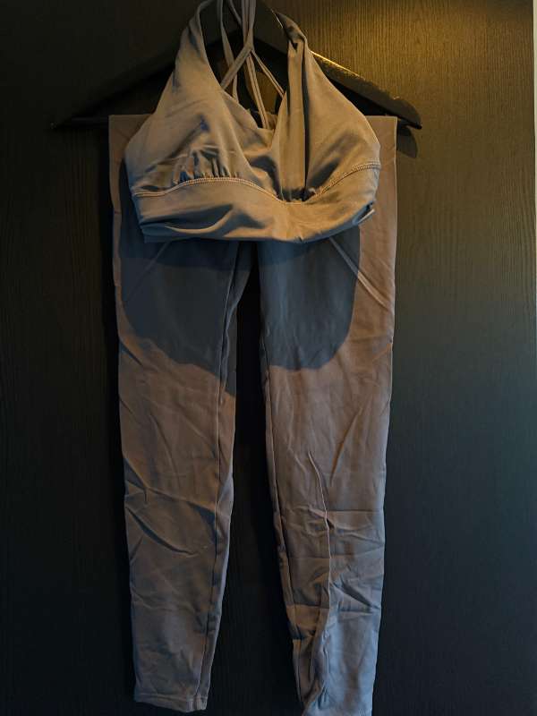 Oysho íþróttatoppur og leggings ljósblátt