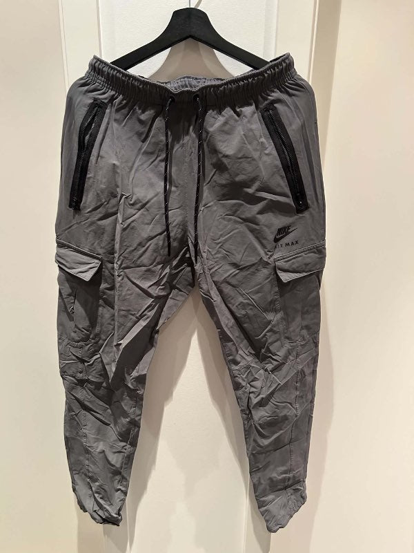 Gráar nike buxur