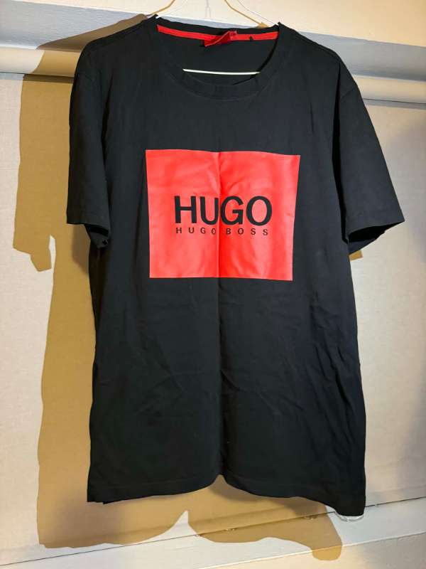 Hugo Boss bolur
