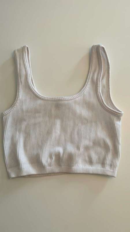 Hvítur crop top