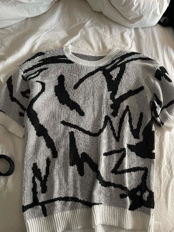 Oversized hvítur og svartur arty stuttermabolur