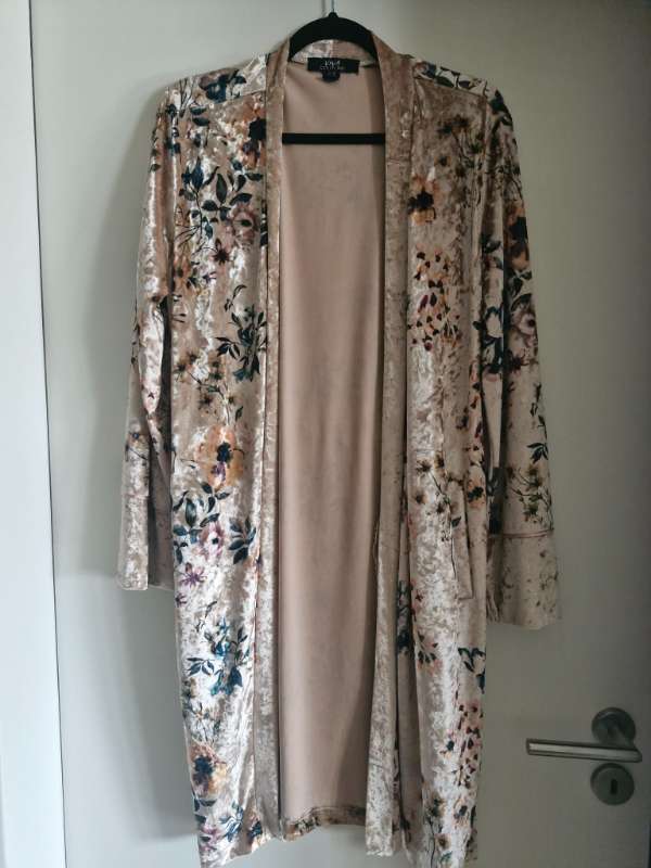 Kimono gylltur m/blómum