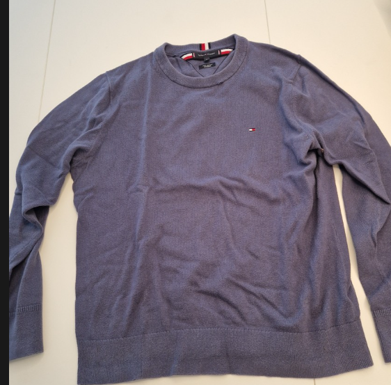 Tommy Hilfiger peysa, ljósblá