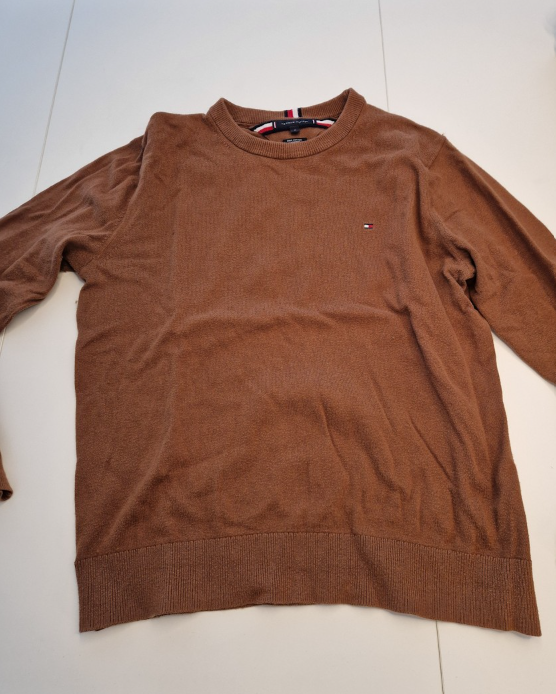 Tommy Hilfiger peysa, ljósbrún