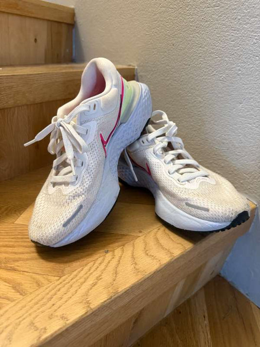 Nike skór ónotaðir st 39