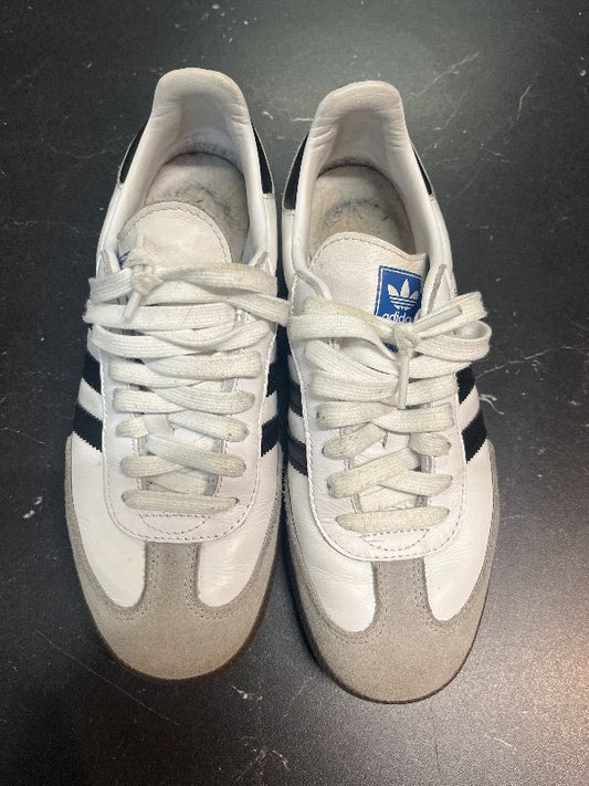 Adidas skór