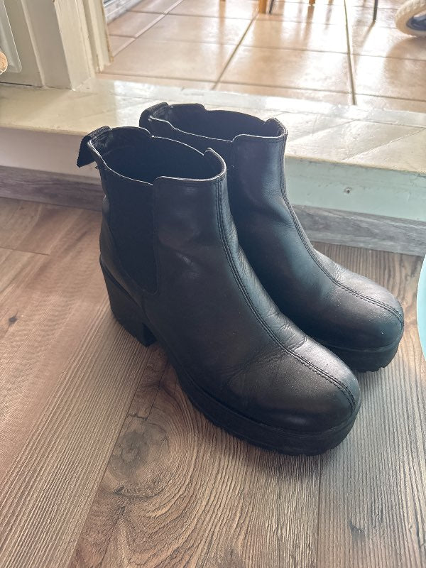 Vagabond boots