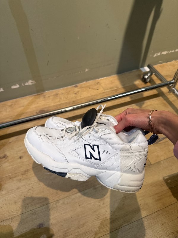 Shoes new balance 608