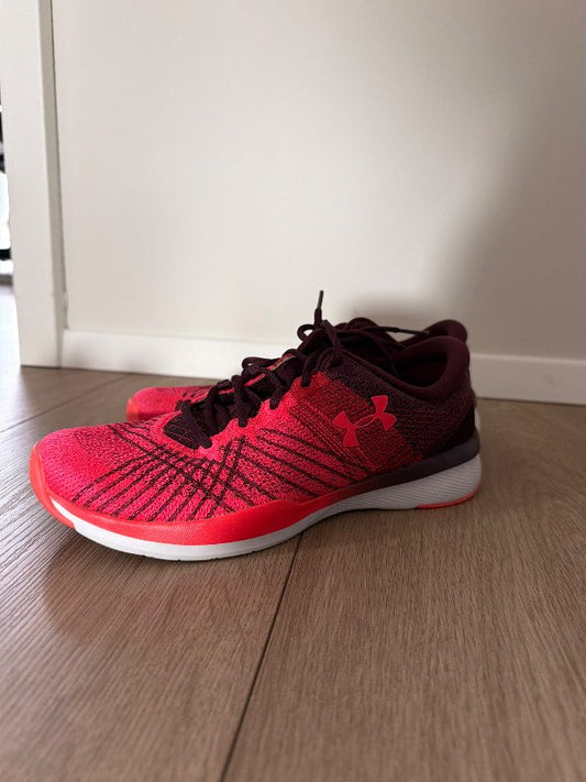 Under armour bleikir íþróttaskór