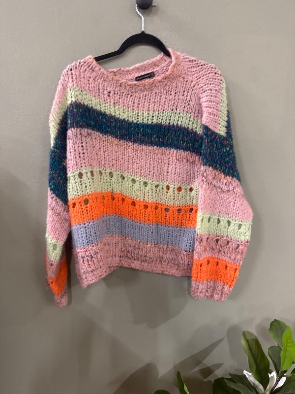 Black Colour Peysa