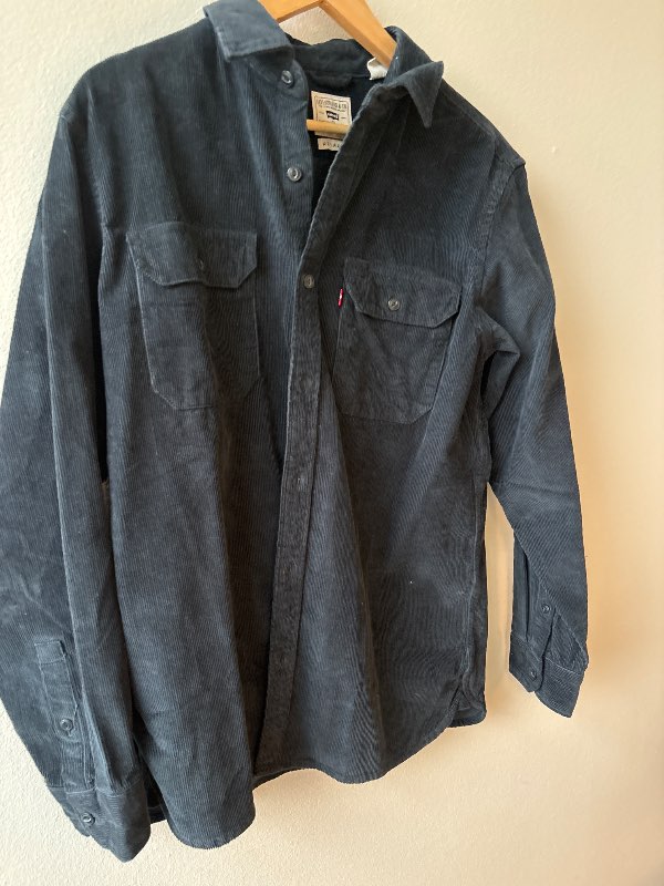 Levis svört skyrta þykkari