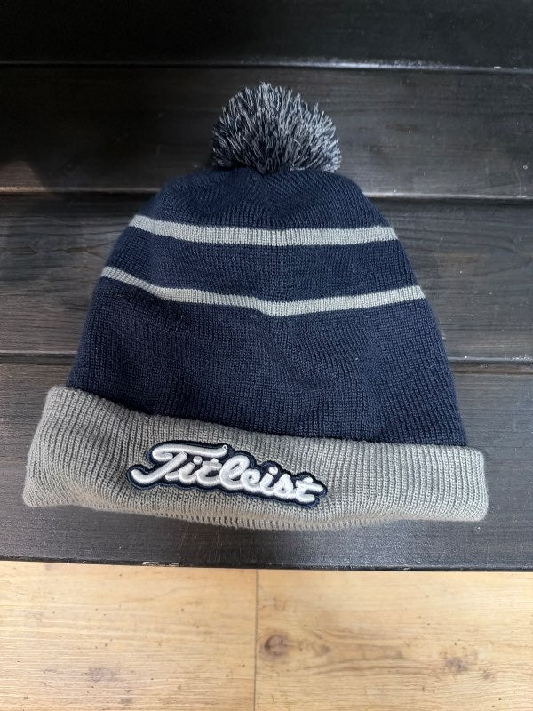 Titlest blá húfa
