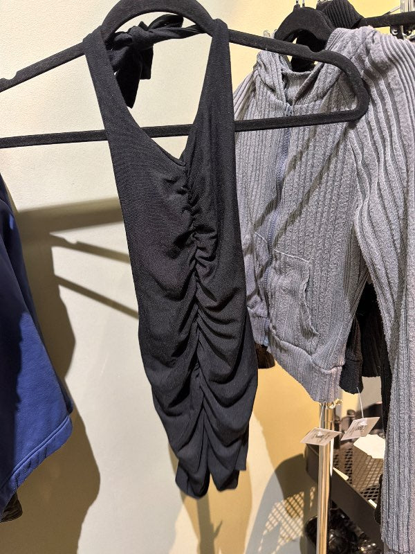 Svartur backless bolur