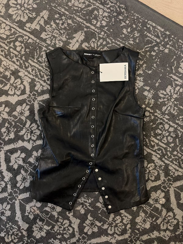 Nýr leðurtoppur bershka