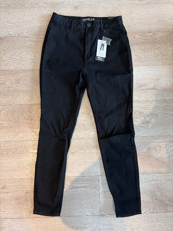 NY svartar gallabuxur (ónotaðar)