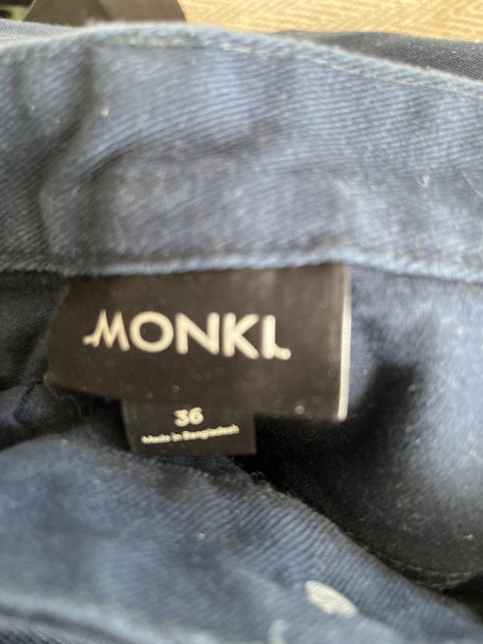 Monki nýlegar bláar