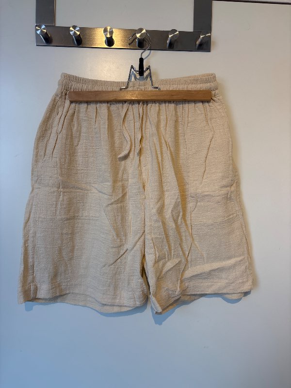 Linen stuttbuxur