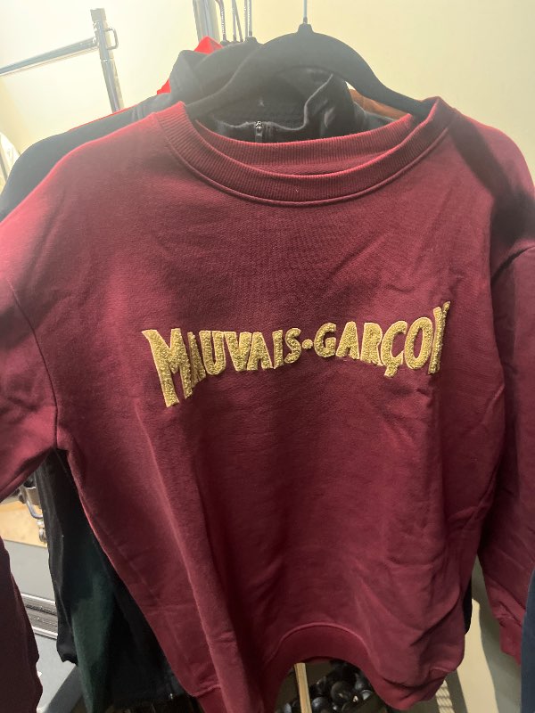 rauð crewneck