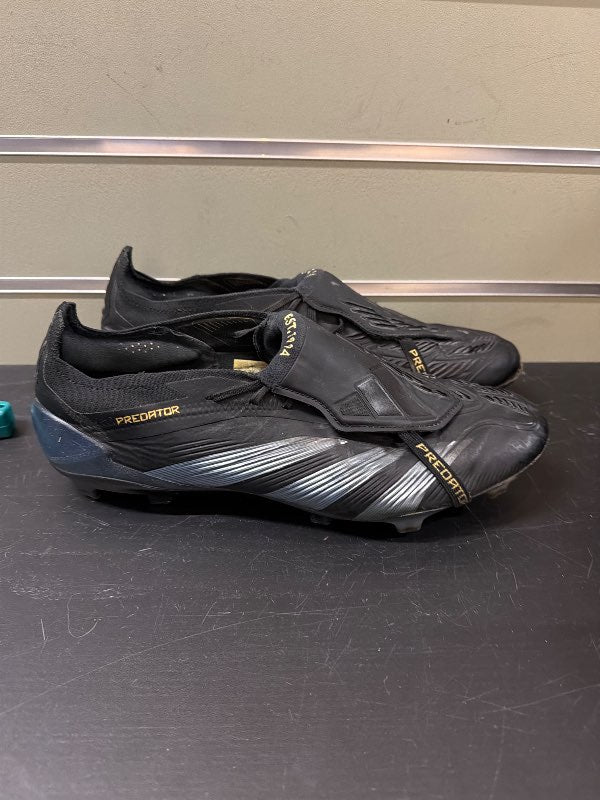 Takkaskór adidas