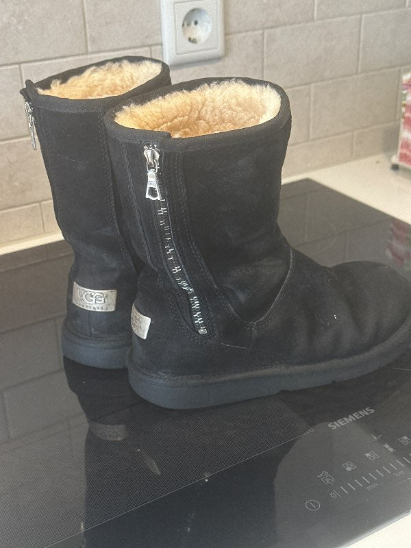 UGG kuldaskór
